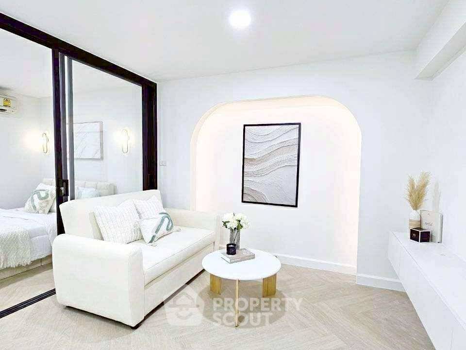 picture Studio Condo at Ratchada City Condominuim near MRT Huai Khwang (ID 2317378) - 1/14