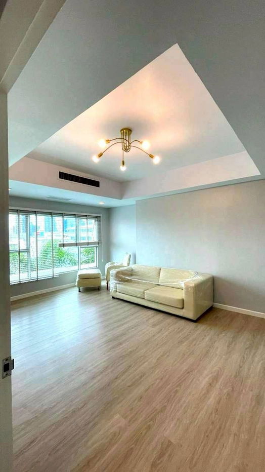 picture For Sale ; Baan Nonzee Condominium Newly-renovated 2 Bedroom Property in Sathorn, Yen Akard, Silom, Rama3  - 1/18