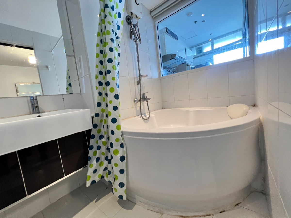 picture Condo for rent Ladda Condo View fully furnished high floor sea view near tourist attractions community areas convenient transportation - 21/25