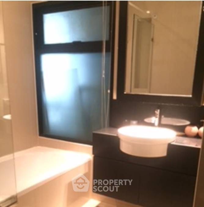 picture 2-BR Condo at Sathorn Gardens near MRT Si Lom (ID 677119) - 13/14