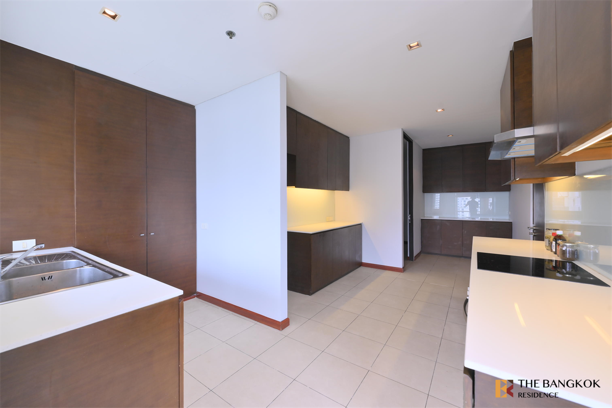 picture Luxurious Design, Elevated Atmosphere The Lakes near BTS Asok - 1/10