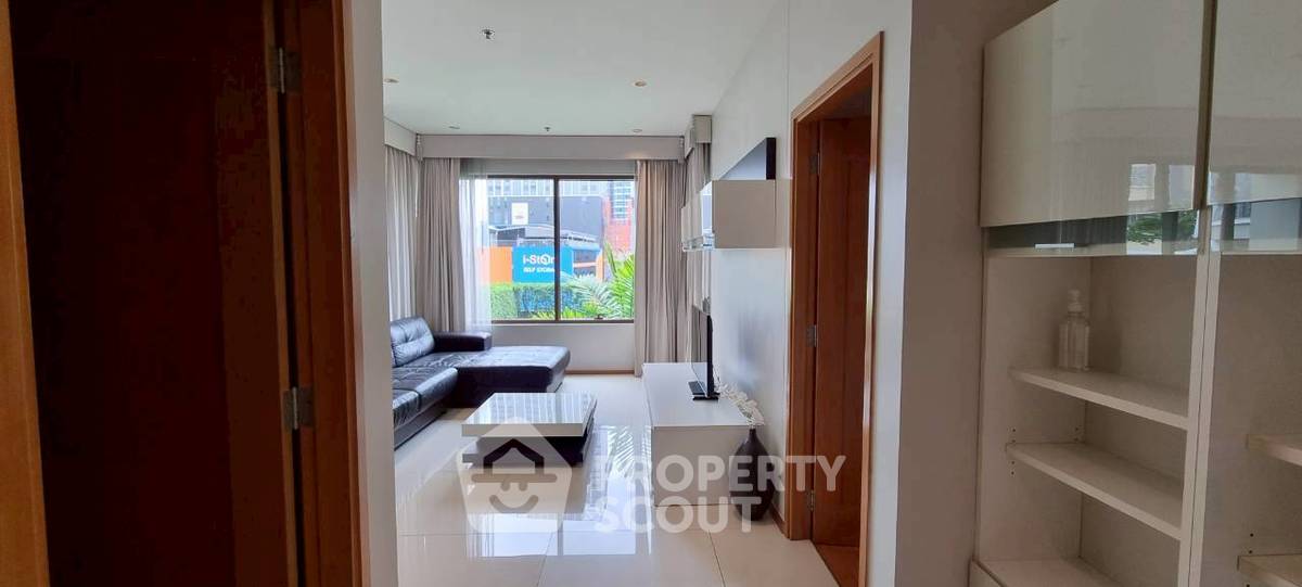 picture 2-BR Condo at The Emporio Place near BTS Phrom Phong (ID 2318059) - 5/17