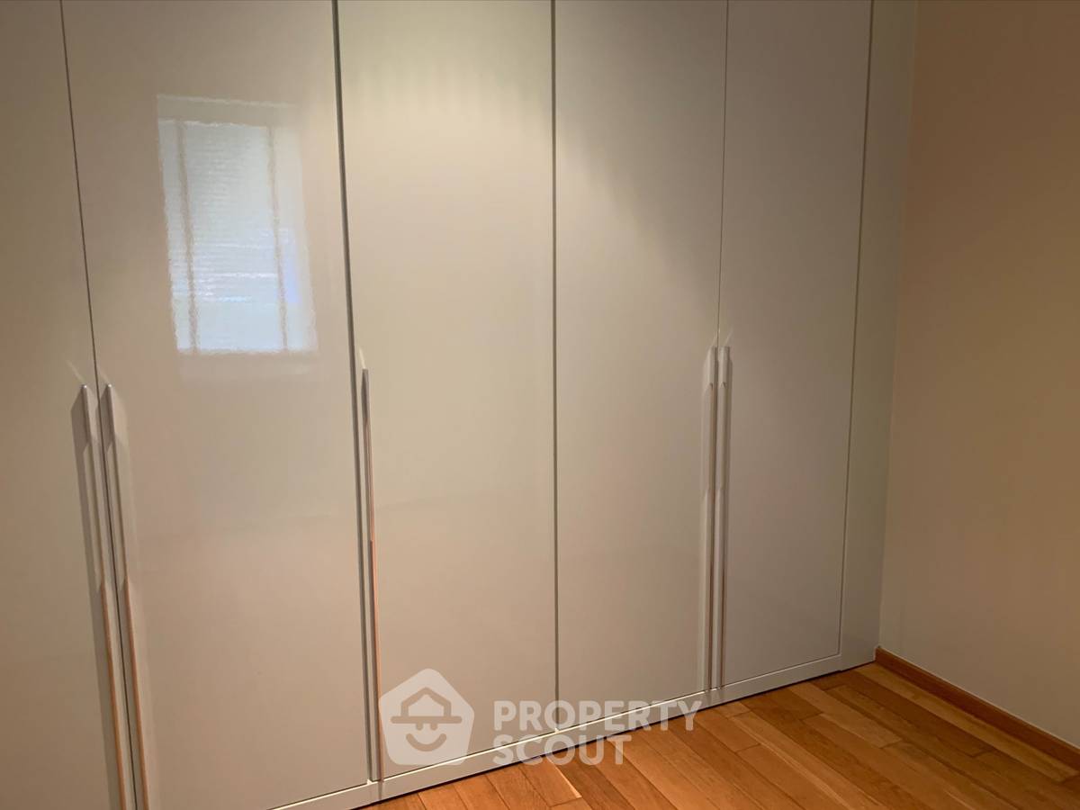 picture 2-BR Condo at The Emporio Place near BTS Phrom Phong (ID 2318059) - 11/17