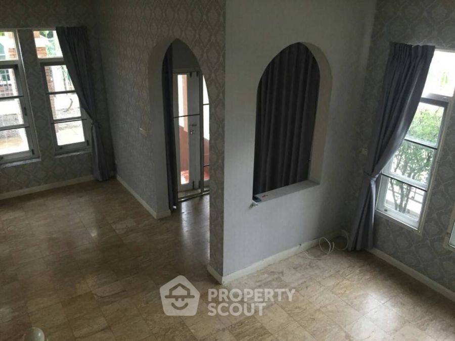 picture 4-BR Condo at Panchasarp Suite Ratchada-Ladphrao Condominium close to Chok Chai 4 (ID 2317525) - 2/7