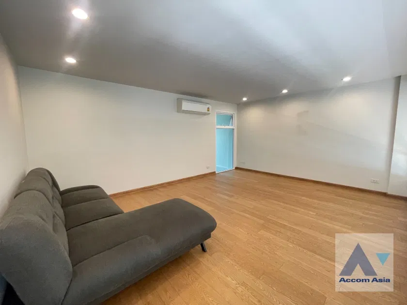 picture 🔼🔽 AccomA 📩 Home Office 4 BR Townhouse in Klong Tan (AA33995) - 10/20