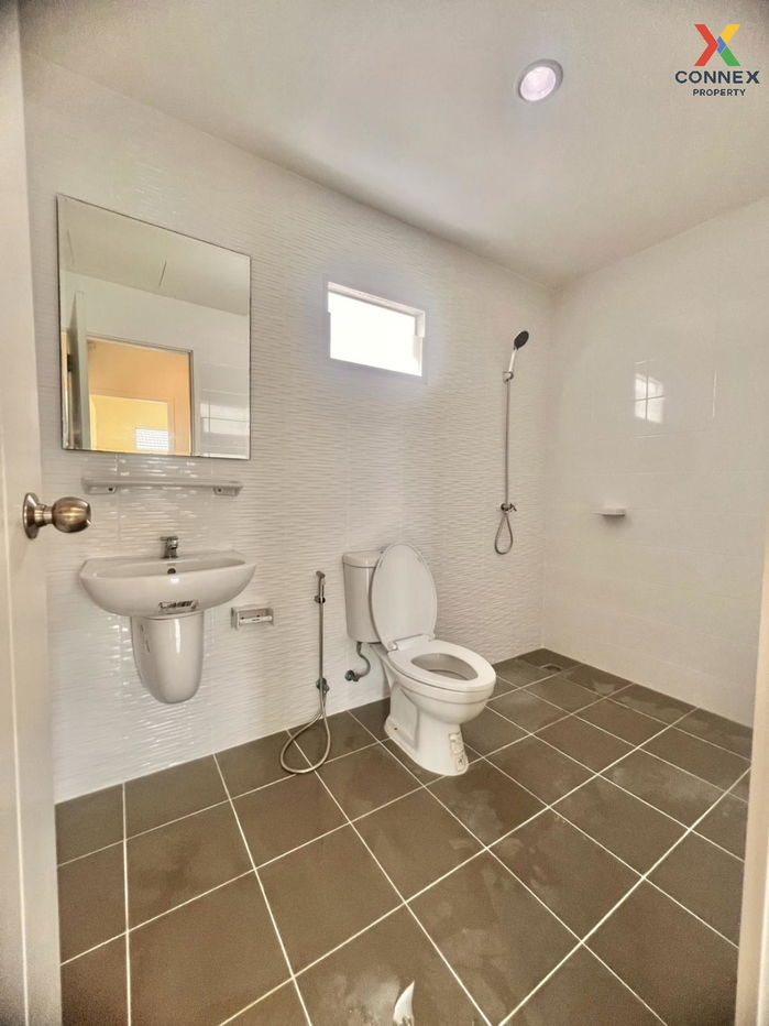 picture For Sale Townhouse/Townhome  , Baan Pruksa 106 Bangpu - Tamru , Bang Pu Mai , Mueang Samut Prakan , Samut Prakarn , CX-132002 ✅ Live chat with us ADD LINE @connexproperty ✅  - 10/11
