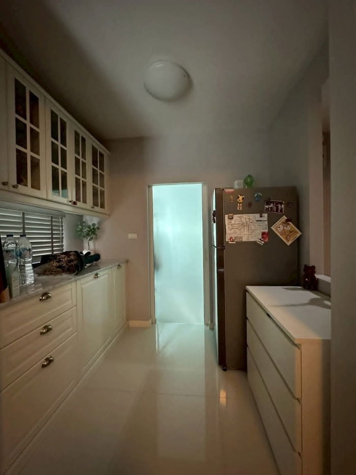 picture House for sale, Land and Houses, Chaiyapruek Ramintra - Phraya Suren Village, corner house, near the village club, shady, peaceful, very livable. - 8/19