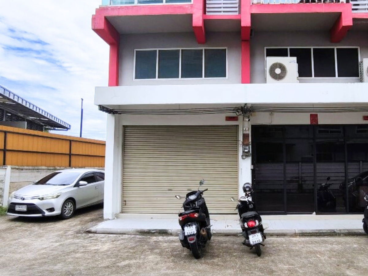รูป ขายถูกมาก อาคารพานิชย์ 3 ชั้นครึ่ง 34.5 ตรว. ติดถนนมอเตอร์เวย์ ใกล้แยกหนองยายบู่ อ.ศรีราชา ชลบุรี - รูปที่ 6/9