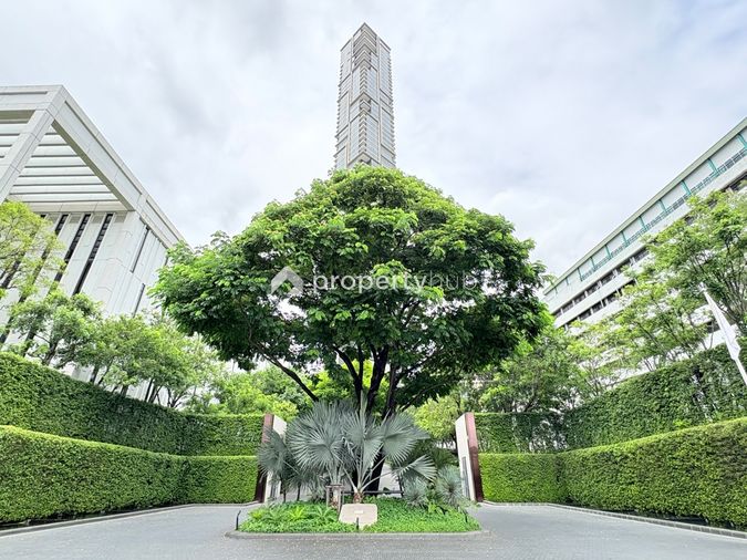 Four Seasons Private Residences