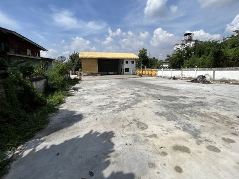  ให้เช่าที่ดินเปล่า 1.2 ไร่ พร้อมโกดัง และ อาคารสำนักงาน 2 ชั้น  / ทำเล ซอยพัฒนาการ 69 /  พื้นที่ดินเทปูนเต็มพื้นที่ / เหมาะหลากหลายธุรกิจ