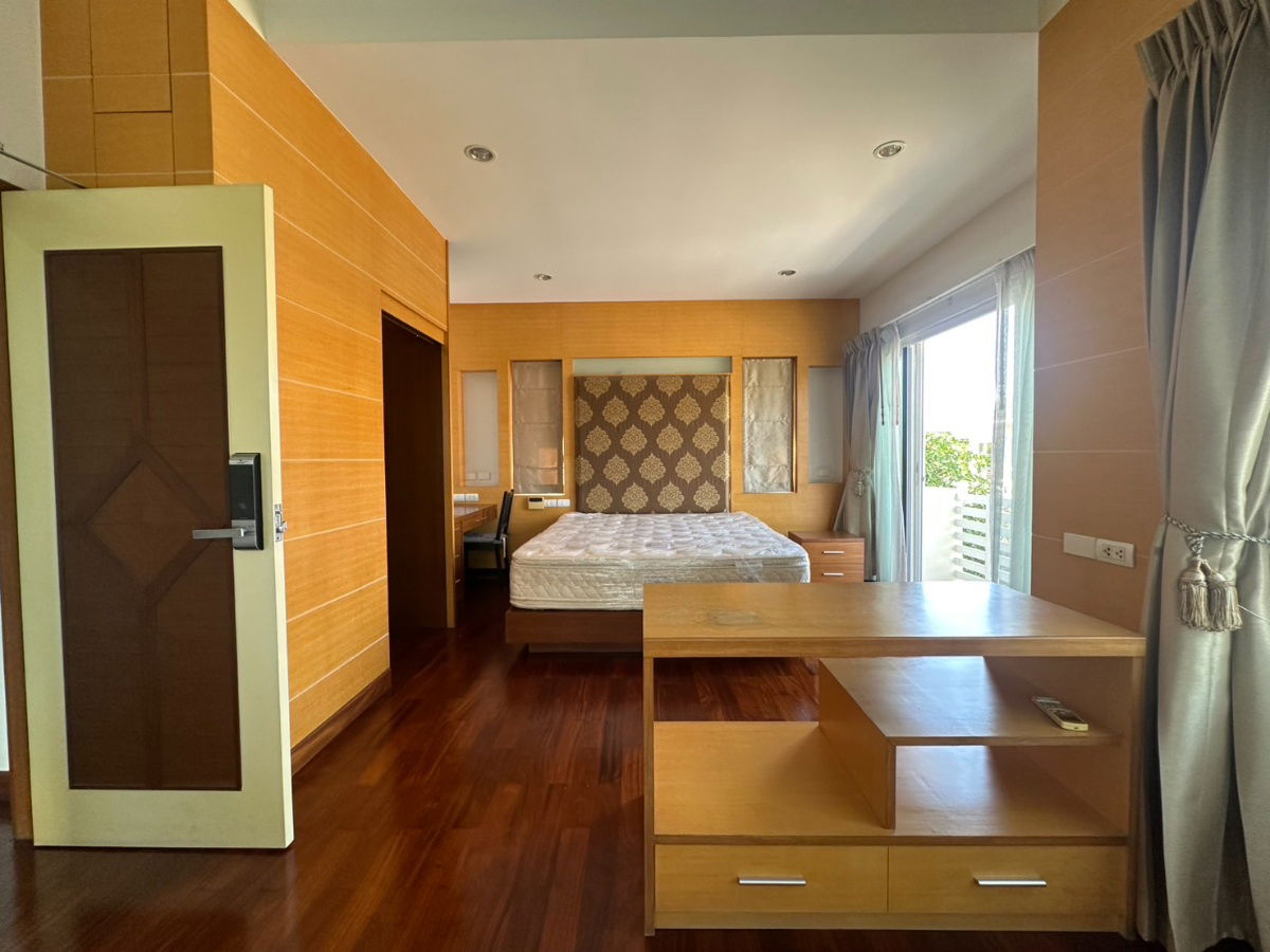 picture 🔥 Casa Acadia – Large detached house in the heart of Chonburi 🔥 📍 Prime location next to Central Chonburi, only 200 meters away. - 17/26