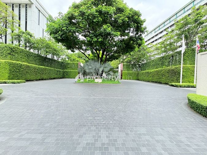 Four Seasons Private Residences