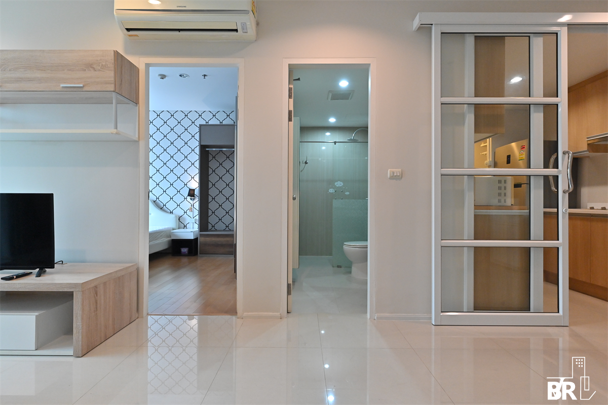 picture Villa Asoke near MRT Phetchaburi Station Easy Start with a City Dweller Lifestyle - 2/10