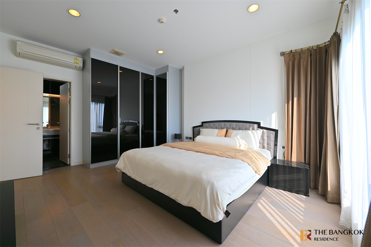 picture The Crest Sukhumvit 34 Elevate Comfort at an Unbeatable Price near BTS Thong Lo - 9/10