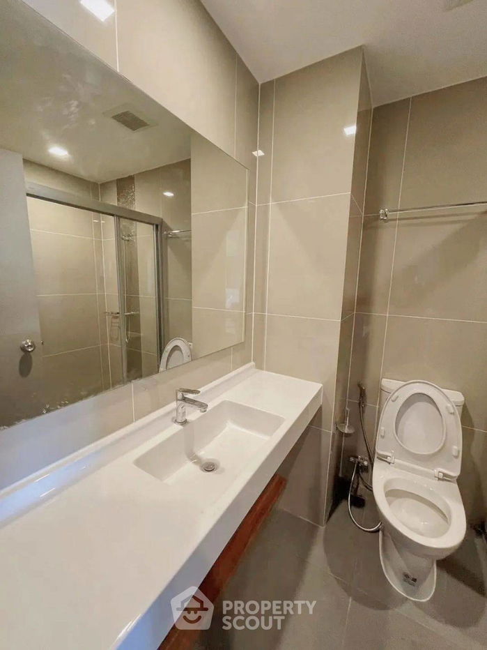 picture 2-BR Condo at Ideo Rama 9 - Asoke near MRT Phra Ram 9 (ID 2189231) - 10/11
