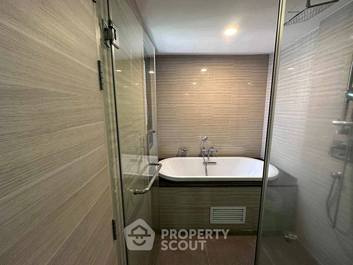picture 2-BR Condo at Klass Langsuan near BTS Chit Lom (ID 2318478) - 3/5