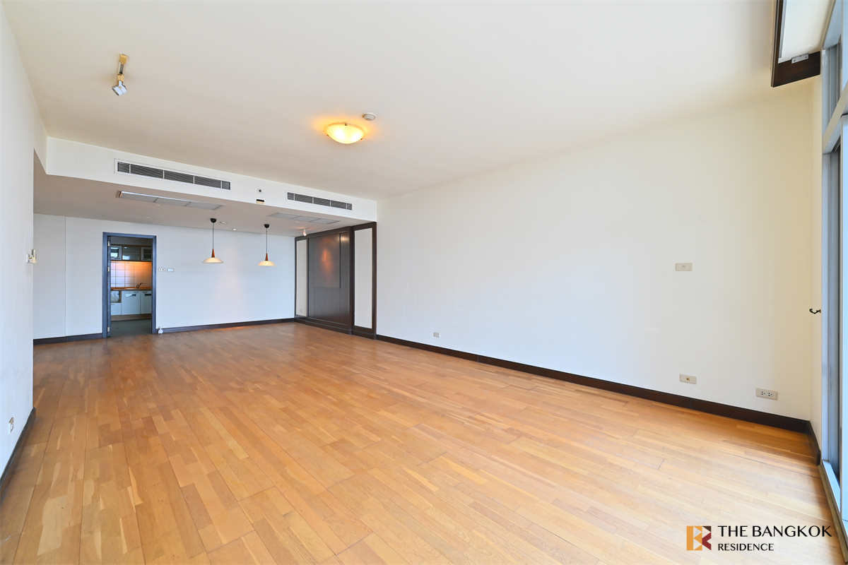 picture All Season Mansion near BTS Phloen Chit Luxurious Design, Elevated Atmosphere - 3/10