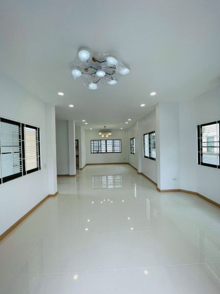 รูป ขายบ้านเดี่ยวหลังใหญ่ รีโนเวทใหม่ ม.ปิยะวัฒน์3 บางแสน - รูปที่ 4/20