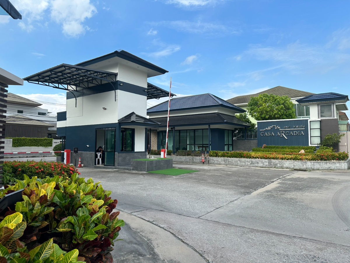 picture 🔥 Casa Acadia – Large detached house in the heart of Chonburi 🔥 📍 Prime location next to Central Chonburi, only 200 meters away. - 1/26