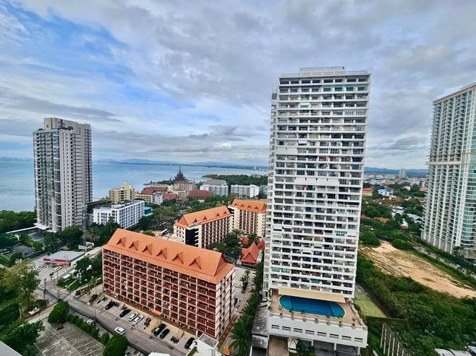 วงศ์อมาตย์ ทาวเวอร์ – สตูดิโอ (โควตาต่างชาติ)