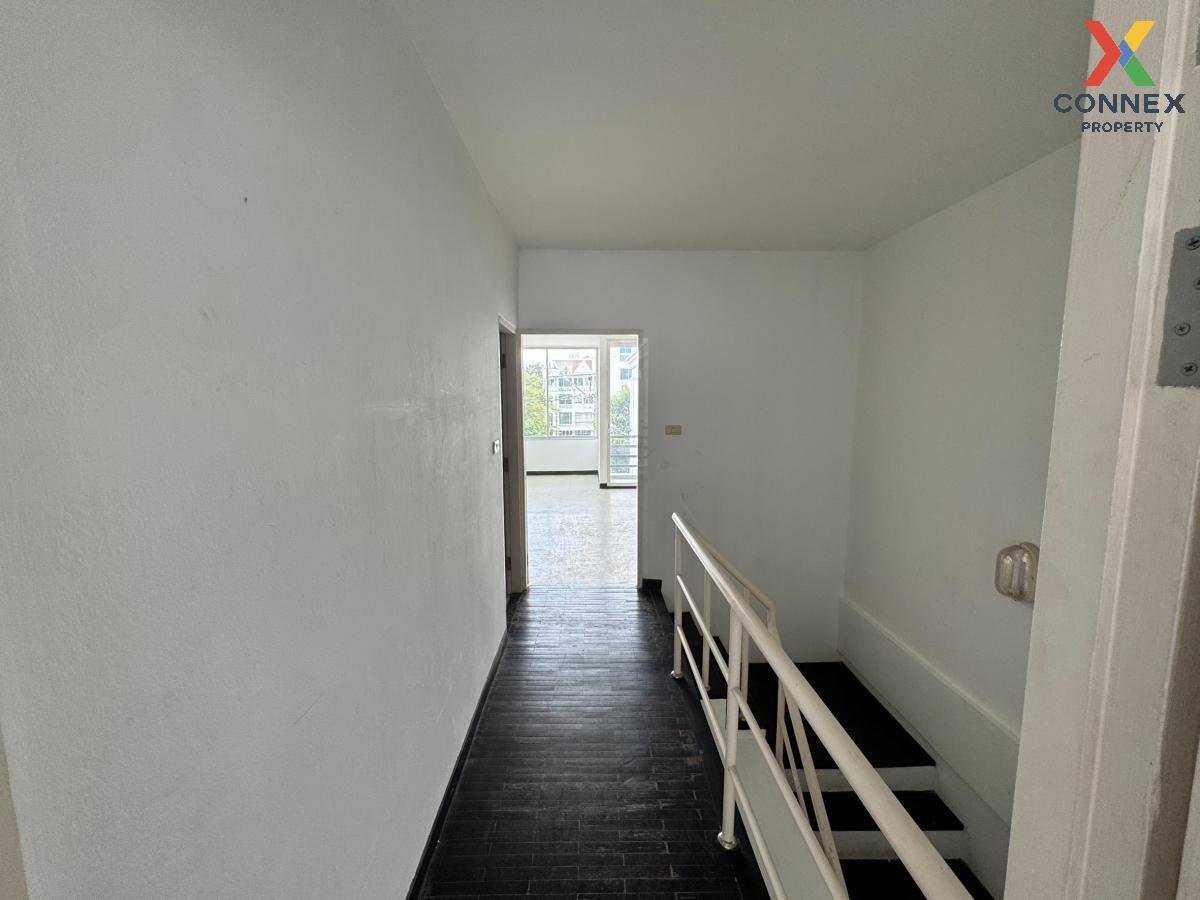 picture For Rent Townhouse/Townhome  , Sriwara Town in Town , Phlapphla , Wang Thong Lang , Bangkok , CX-131873 ✅ Live chat with us ADD LINE @connexproperty ✅  - 9/11