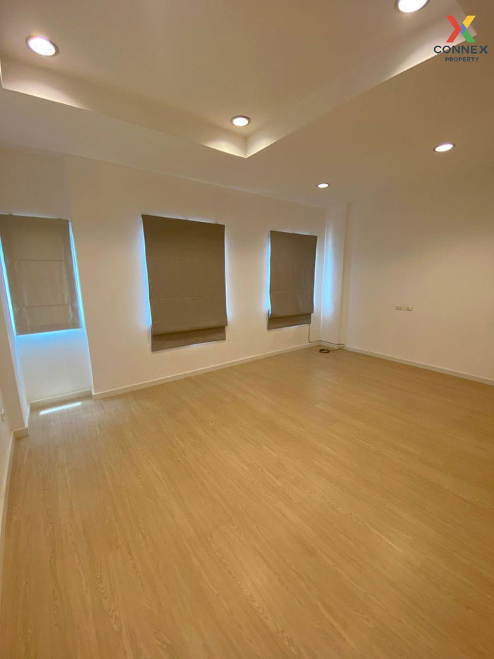 picture For Sale Townhouse/Townhome  , Baan Klang Muang The Royal Monaco Srinakarin-Pattanakarn , Suan Luang , Suan Luang , Bangkok , CX-131956 ✅ Live chat with us ADD LINE @connexproperty ✅  - 8/12