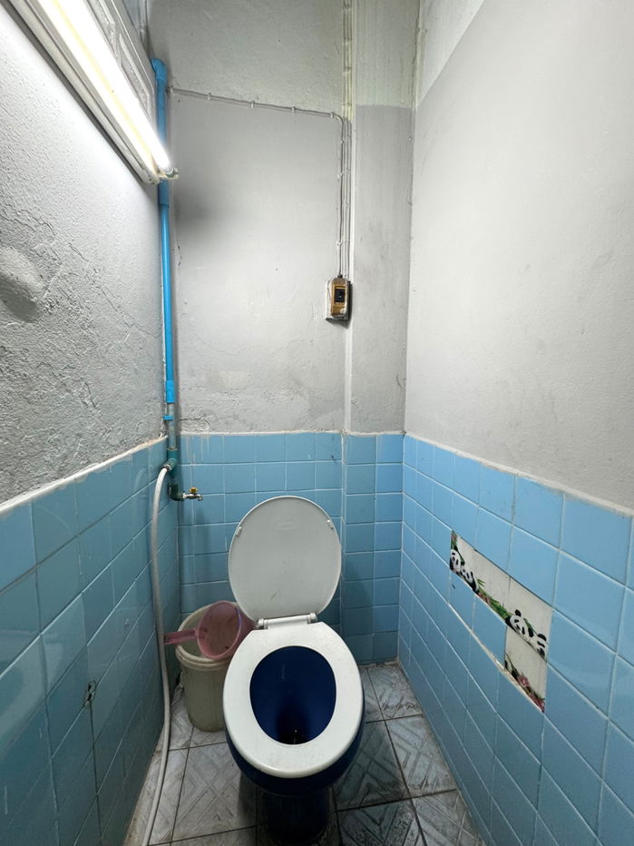 picture 3-storey building/commercial building for sale along the Ratchawithi main road before crossing Sang Hee Bridge, suitable for living  - 9/11