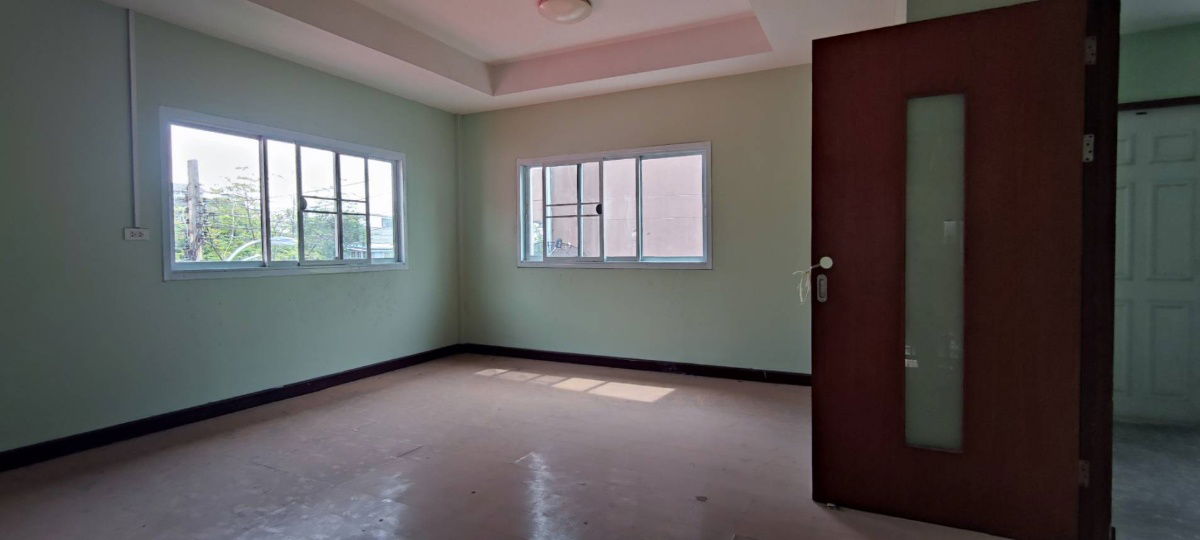 รูป ขายด่วน บ้านเดี่ยว 2 ชั้น 51 ตารางวา หน้าบ้านถนนกว้าง 6 เมตร ซอยอภิชาติ6 ถนนสุขุมวิท115 ต.เทพารักษ์ อ.เมือง จ.สมุทรปราการ - รูปที่ 5/10