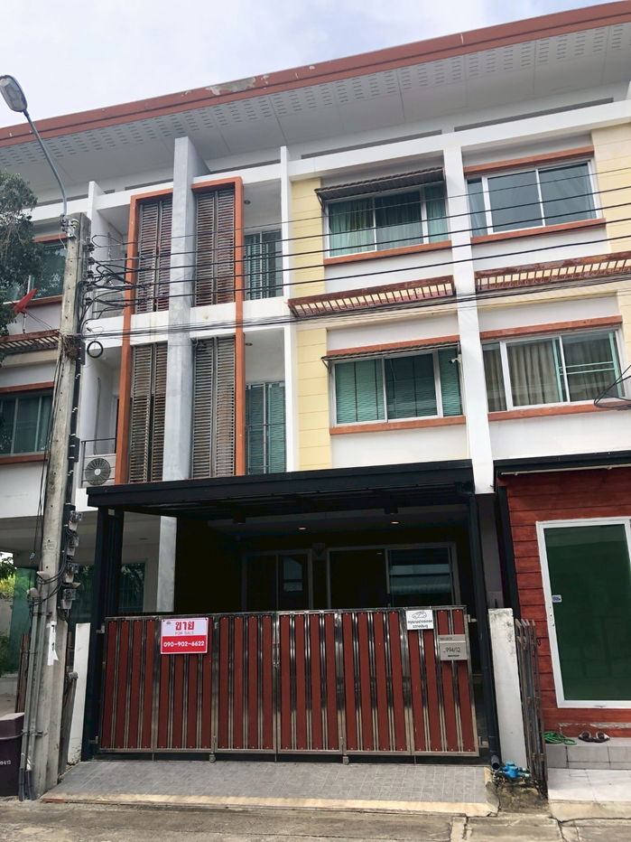 รูป ขายด่วน ราคาถูก ทำเลทองใกล้สนามบินสุวรรณภูมิ ทาวน์เฮ้าส์ 3 ชั้น หมู่บ้านแกรนดิตี้ สุวรรณภูมิ ขนาด 18.7 ตร.ว. พื้นที่ใช้สอย 150 ตร.ม. - รูปที่ 1/19