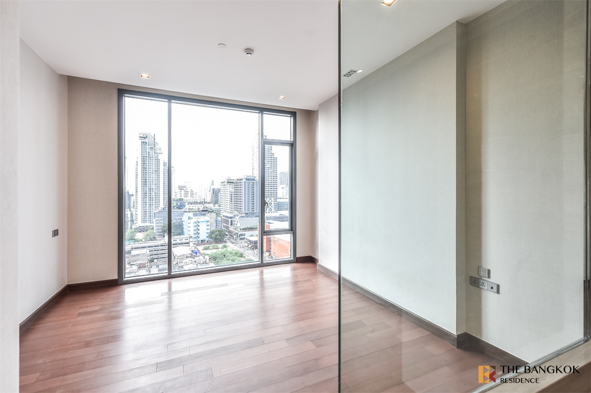 picture Q1 Sukhumvit near BTS Nana Luxury Condo at Special Price - 7/10