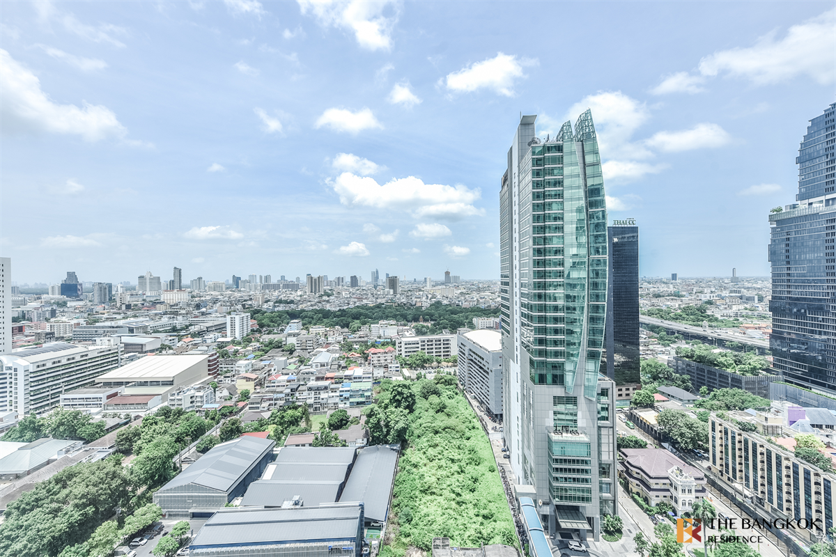 picture Save Time, Convenient Travel The Diplomat Sathorn near BTS Surasak - 8/10