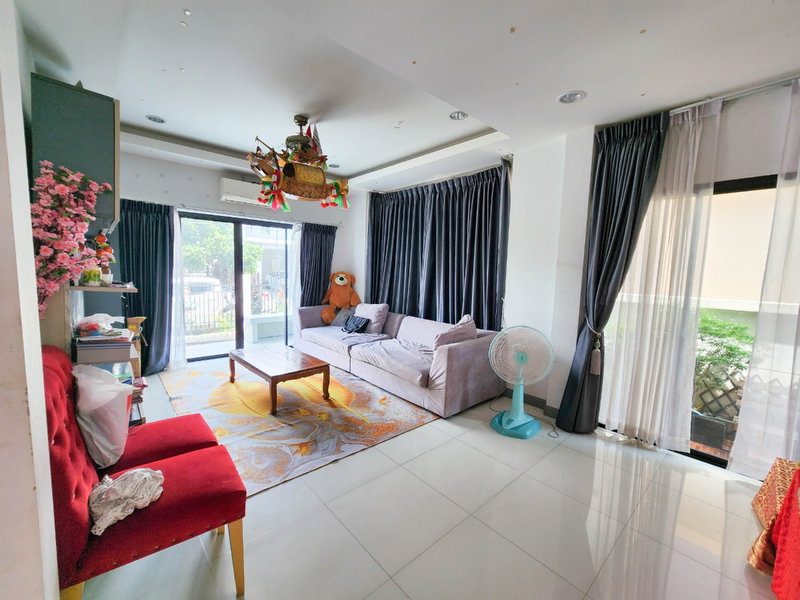 Houses for sale : Srisuk Village – Spacious 2-Storey House with 5 Bedrooms and 3 Bathrooms, on a 78 sq.w. plot. Prime location with convenient access to Rama 2 Road