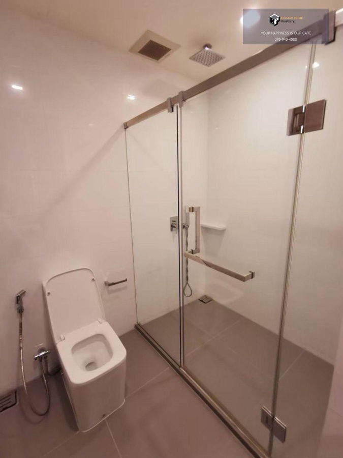รูป The Room Rama 4 | 🚝ใกล้ตลาดสามย่านเพียง 400 ม. ห้องใหญ่วิวเมือง #2025092211976 - รูปที่ 9/11