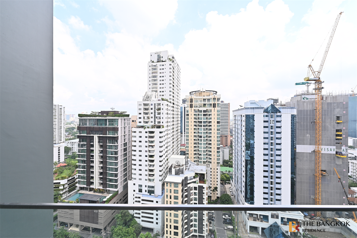 picture LAVIQ Sukhumvit 57 Best Location Condo for City Dwellers near BTS Thong Lo - 1/10
