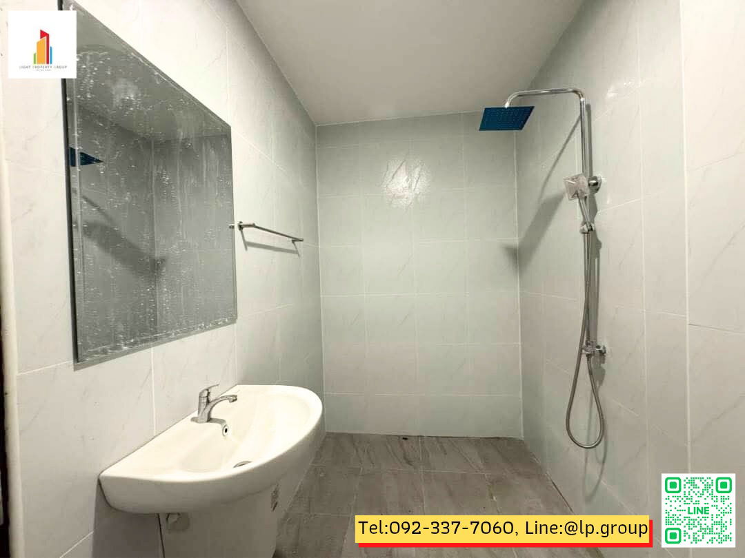 picture For sale: 2 floor townhouse, "Nattakan Village 3-5", near expressway, hospital, department store, ready to move in. - 7/9