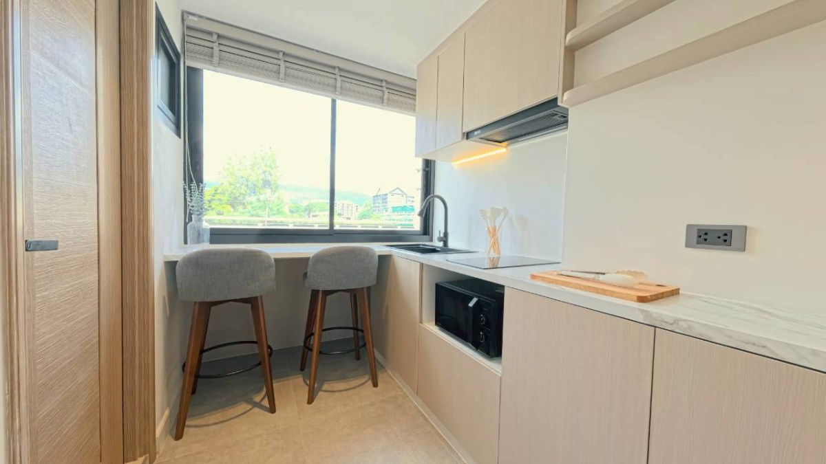 picture For Sale: Srithana 2 Condominium, 3rd Floor Elegant unit decorated in a Modern Homey style with a beautiful mountain view SW002987 - 5/26