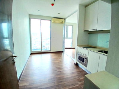 Condos for sale Samsen Wittayalai School : Condo for sale: Chewathai Interchange Tel.0999983897