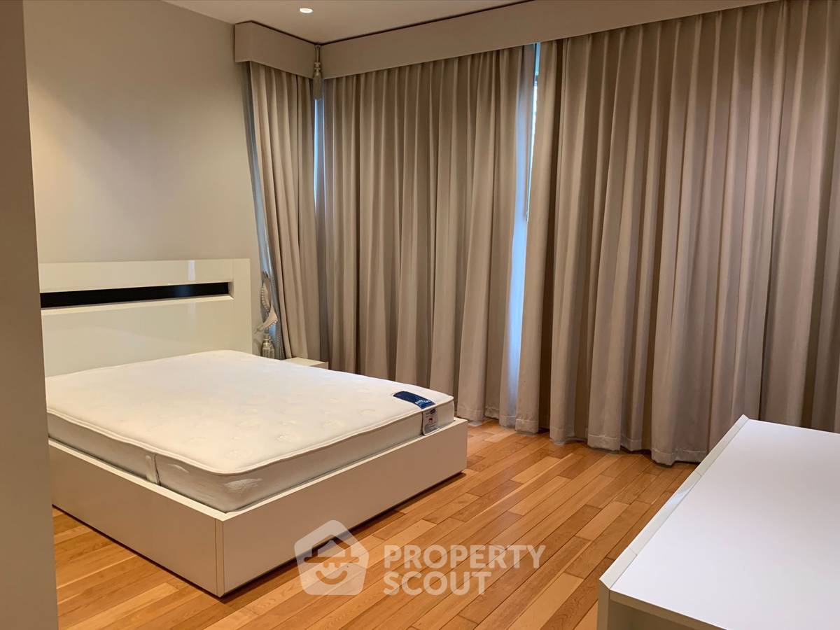 picture 2-BR Condo at The Emporio Place near BTS Phrom Phong (ID 2318059) - 9/17