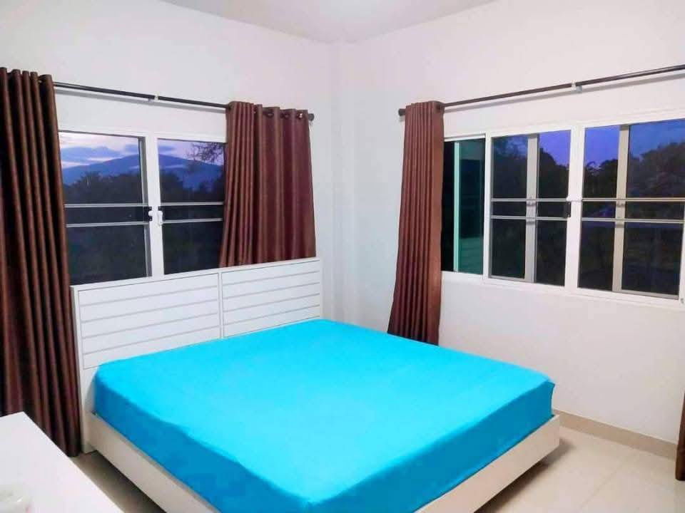 รูป ขายบ้านเดี่ยว 2 ชั้น หลังใหญ่ 5 ห้องนอน 2 ห้องน้ำ ใกล้โรงเรียนนานาชาติล้านนา T.0946511456 - รูปที่ 10/12