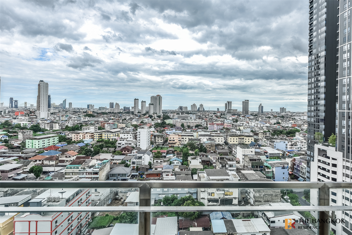picture The Room BTS Wongwianyai near BTS Wongwian Yai Full-featured common area - 5/10