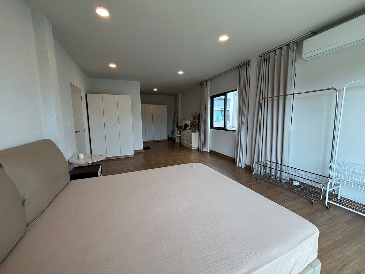 รูป ให้เช่าบ้านหรู 4 ห้องนอน เซนโทร บางนา เฟอร์ครบ ใกล้เมกาบางนา - รูปที่ 16/28