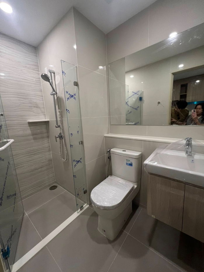 picture Condo for rent: Life Asoke–Rama 4, ready to move in. If interested, contact Line @goodmanpro or call 0999029192. - 4/5