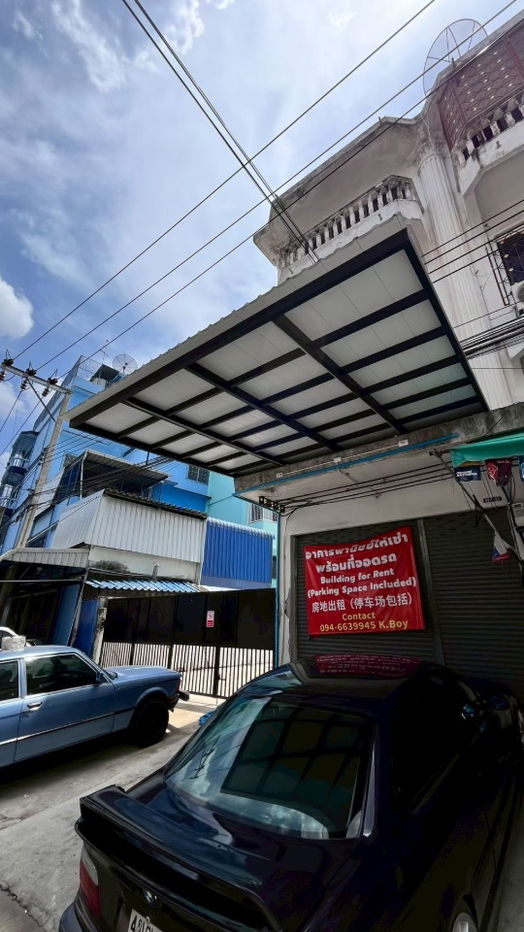 รูป ให้เช่าอาคารพาณิชย์ 3ชั้นครึ่ง พร้อมที่จอดรถต้นซอย - รูปที่ 25/27