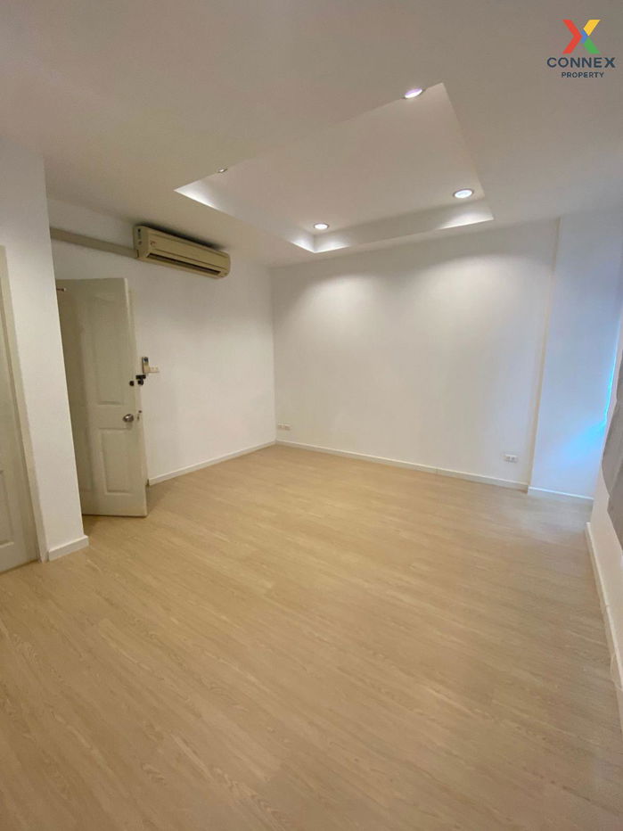 picture For Sale Townhouse/Townhome  , Baan Klang Muang The Royal Monaco Srinakarin-Pattanakarn , Suan Luang , Suan Luang , Bangkok , CX-131956 ✅ Live chat with us ADD LINE @connexproperty ✅  - 7/12