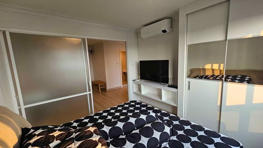 รูปภาพ ให้เช่า ลุมพินี สวีท พระราม 8 มีเฟอร์นิเจอร์+เครื่องใช้ไฟฟ้าครบ