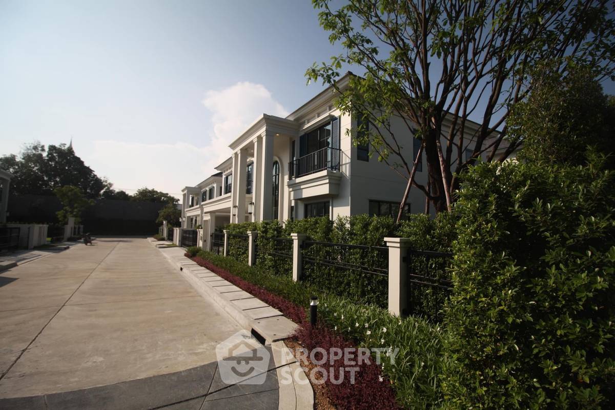 picture 5-BR House at Setthasiri Bangna KM.10 close to Suvarnabhumi Airport (ID 2229035) - 3/42