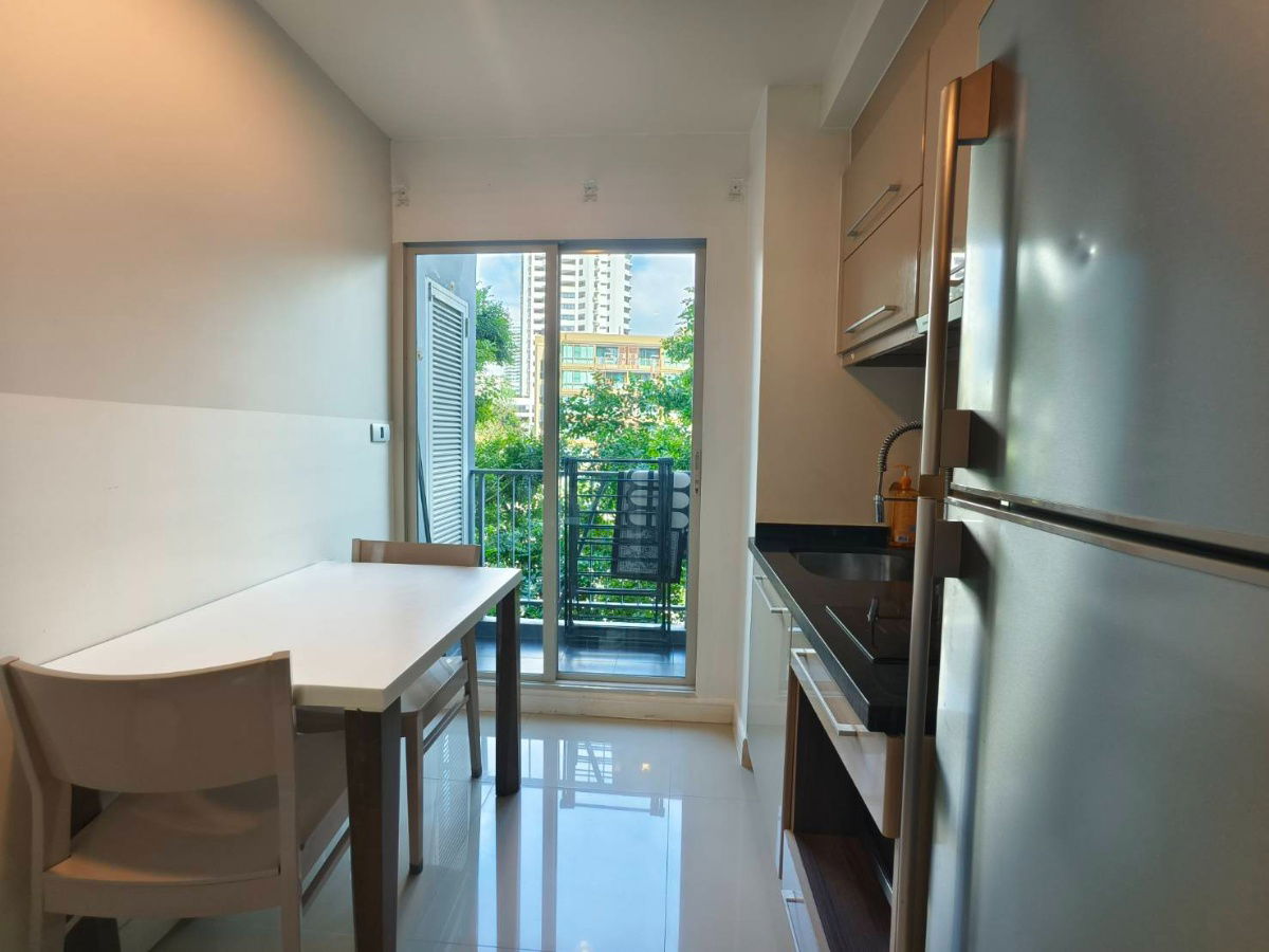 picture  Condo for rent : The Crest Sukhumvit 49  (( BTS  Thonglor  )) MK-02  line @livingbkk - 6/12
