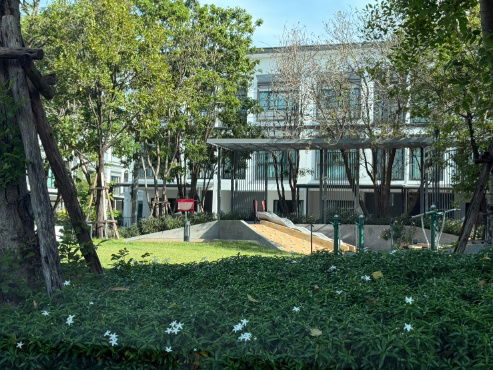 picture Lumpini Townplace Sukhumvit-Srinakarin - 2/41