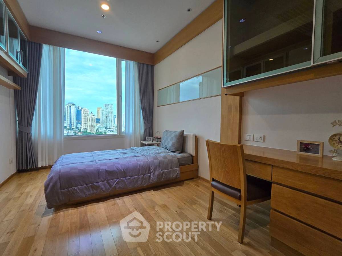 picture 3-BR Condo at The Empire Place near BTS Saint Louis (ID 2316032) - 20/25