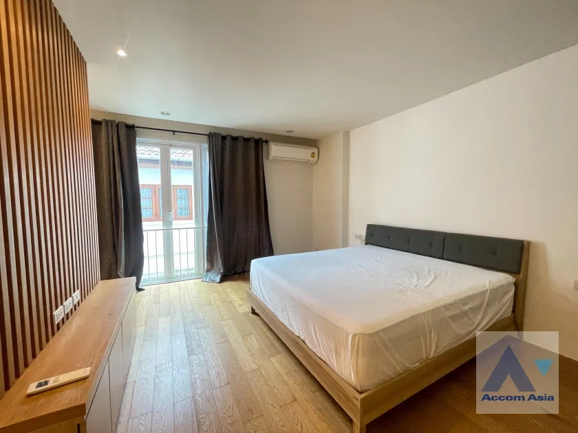 picture 🔼🔽 AccomA 📩 Home Office 4 BR Townhouse in Klong Tan (AA33995) - 11/20